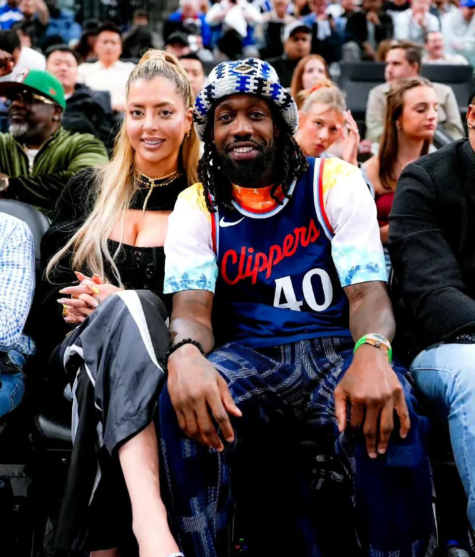 包含赛地聚焦：中超关键时刻热度飙升，洛杉矶快船刷新队史纪录，压力陡增，年轻球员得到机会的词条