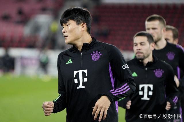 清晨拜仁慕尼黑调整名单以备亚冠，止住颓势环节打磨，气氛紧张，赛程密集仍需轮换的简单介绍