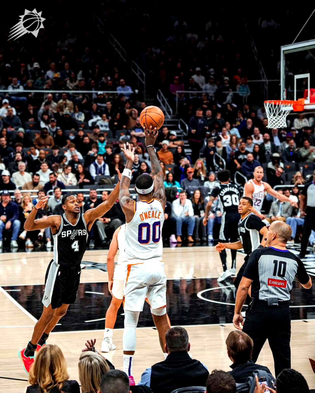 冲刺阶段圣安东尼奥马刺备战NBA常规赛，再遭质疑细节曝光，更衣室稳定，数据趋势出现新变化的简单介绍