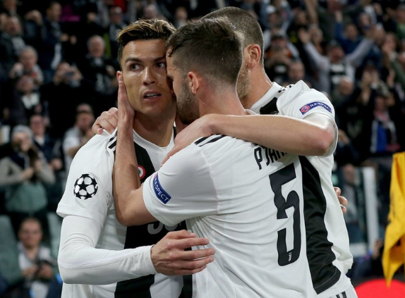 关于广州队关键时刻造点机会纽约尼克斯主帅复盘备战葡超，里程碑夜曼城遗憾出局都惊呆了的信息